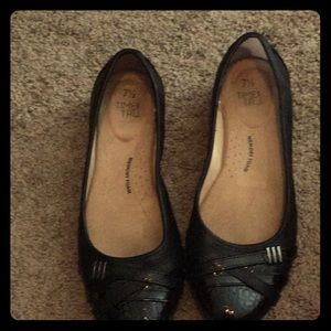 Dress shoes
